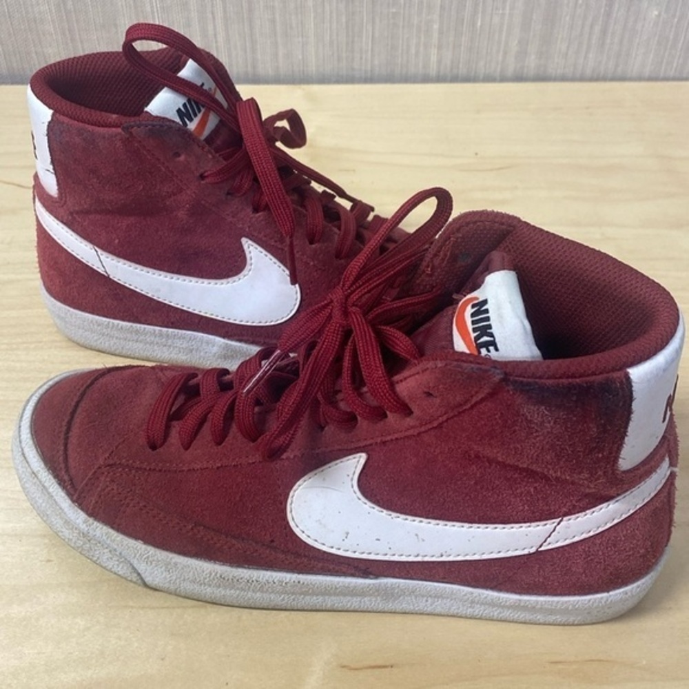Nike wine Blazer Mid Premium Suede 77’ Red sneakers youth kids‎ size 6